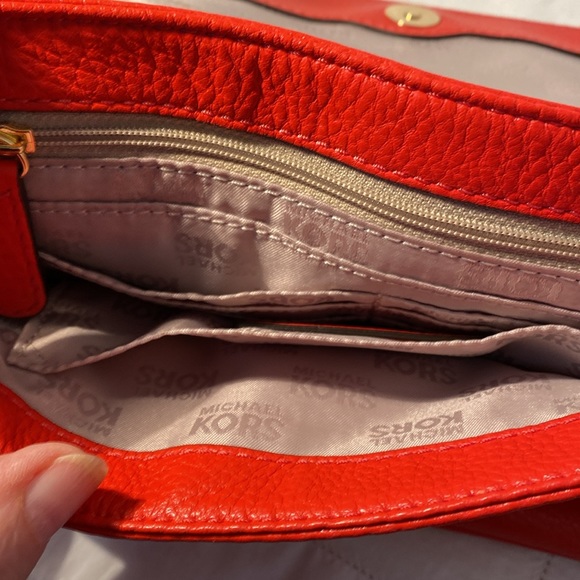 Michael Kors Fulton Convertible Red Shoulder adjustable Chain bag - Picture 6 of 7